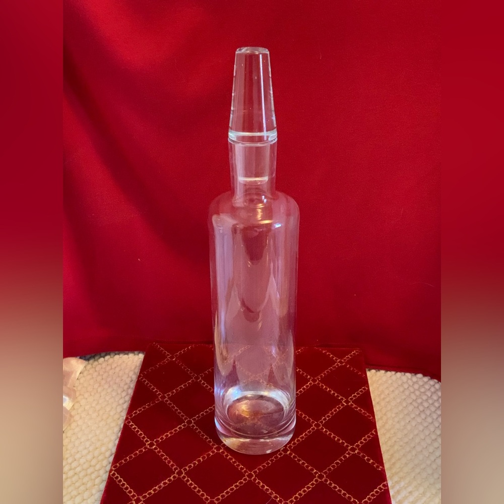 GLASS DECANTER WITH GLASS TOP